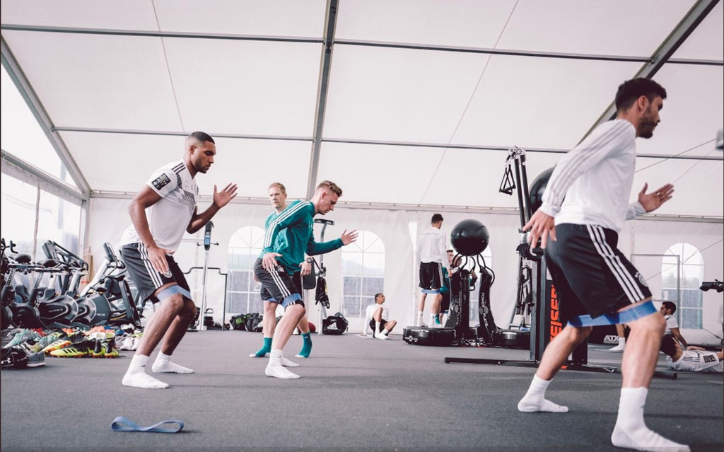 Tuyển Đức hội quân, khởi đầu hành trình bảo vệ cúp vàng